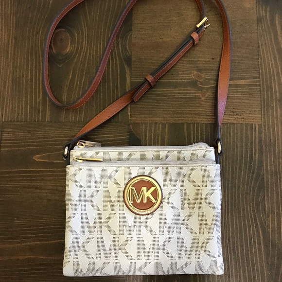 Michael Kors Handbags - MICHAEL KORS purse!